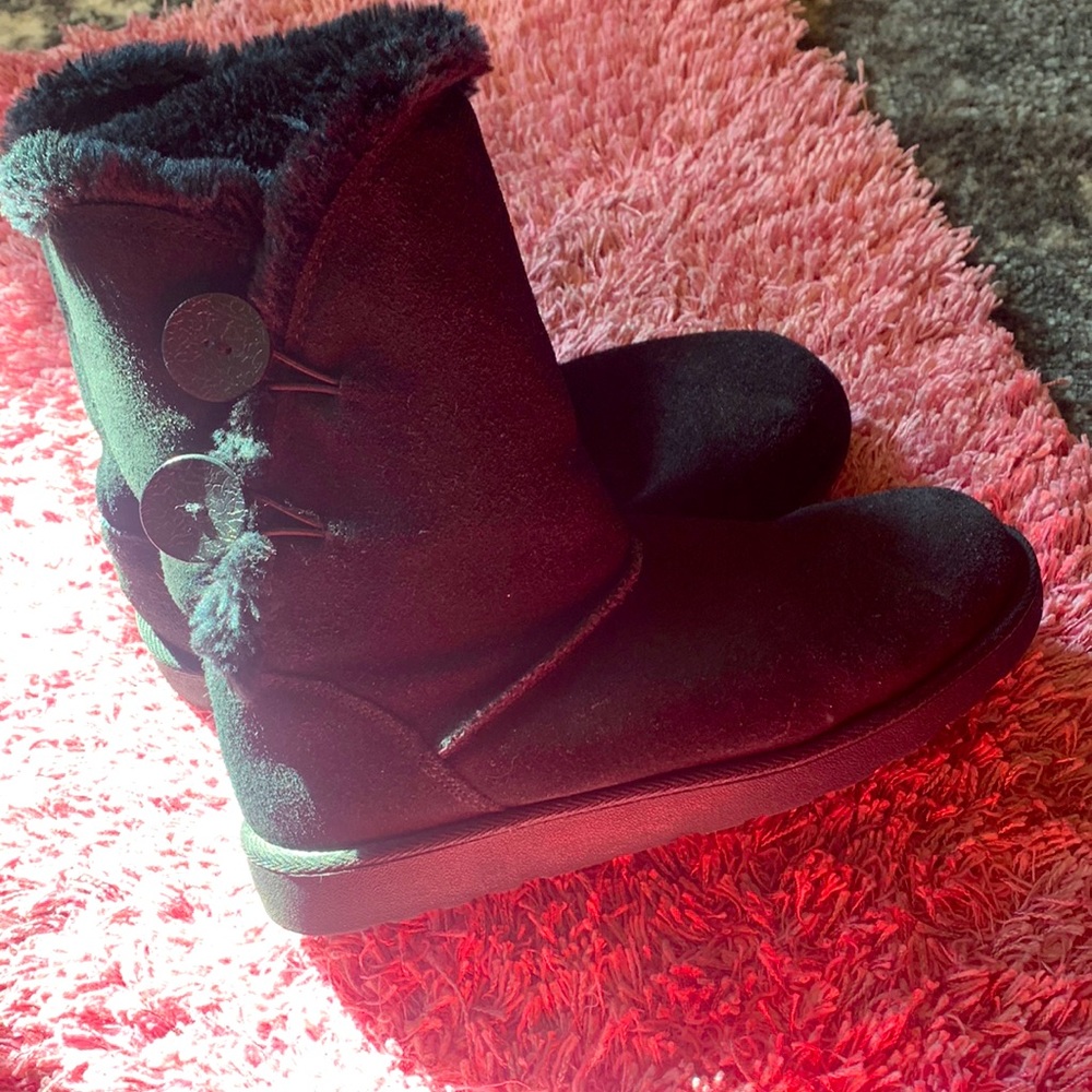Kohls brand boots, super soft inside, gently worn, black, great condition!